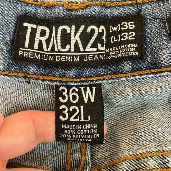Track 23 Distressed Denim Jeans Straight Fit Mens Size 36-32 Five Pocket Design - Picture 3 of 5